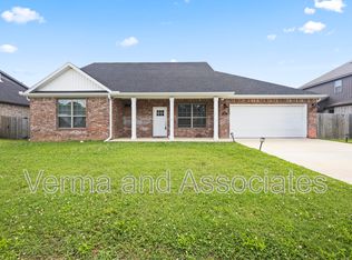 240 Vicks Cir, Centerton, AR 72719