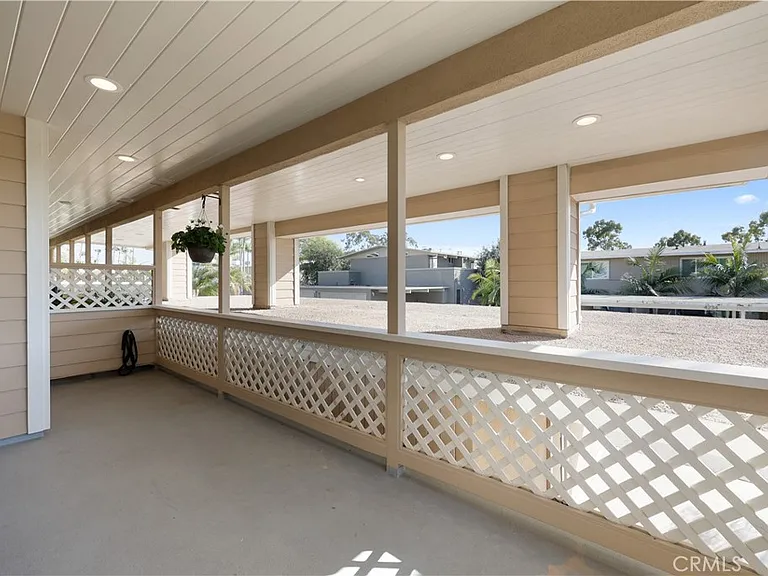 454 Seaward Rd — Photo 37