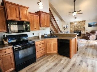 101 Moss Hollow Ln, Camdenton, MO 65020