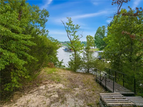 424 Island View Ln, Camdenton, MO 65020
