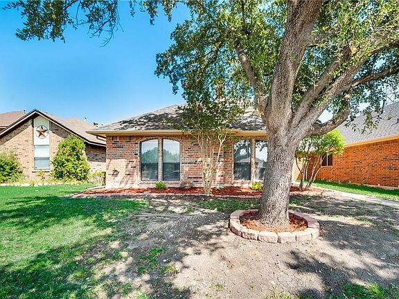 2nd image of 932 Winding Creek Dr