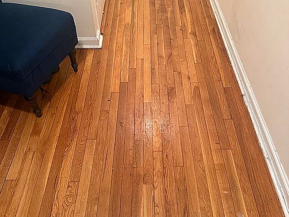 4th image of 465 E Lincoln Ave