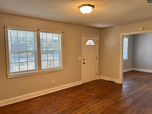 4th image of 3025 Hammond Ave