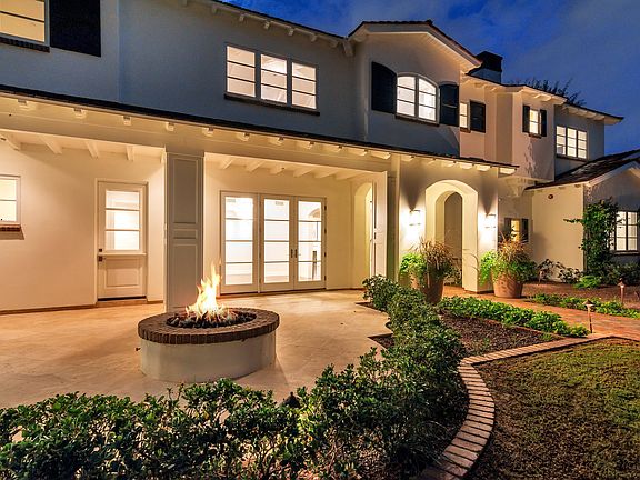 2nd image of 5819 E Calle Del Medio