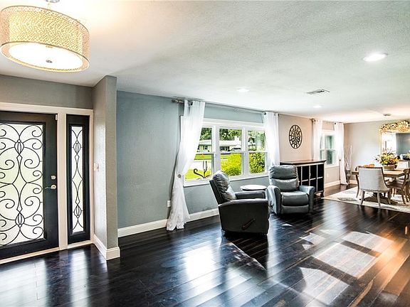 5th image of 4222 Braemar Ave