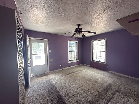 3rd image of 8367 Transit St