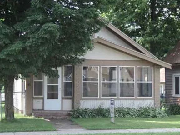 5th image of 612 Carlton Ave #1