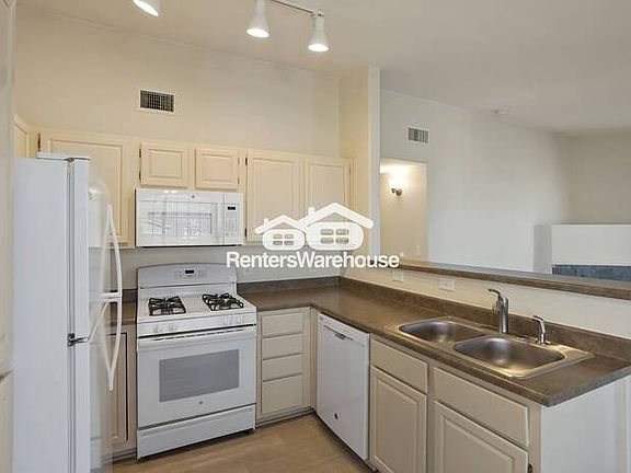 3rd image of 3846 Canyon Ranch Rd Unit 203