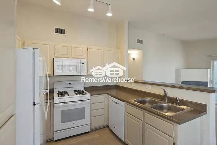 3846 Canyon Ranch Rd #203 — Photo 3