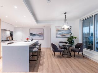 1500 Fern St #706, North Vancouver, BC V7J 0E6