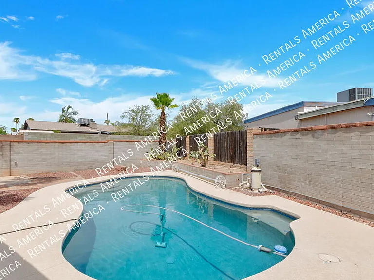 7868 N Soledad Ave — Photo 21