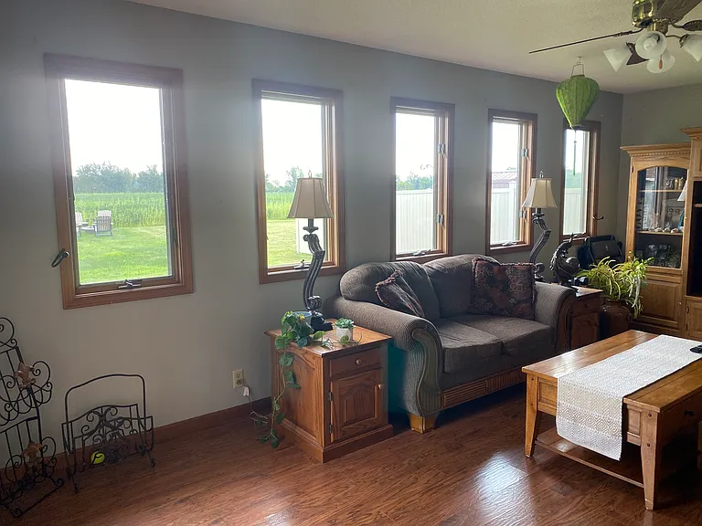689 Apple Blossom Ln — Photo 25