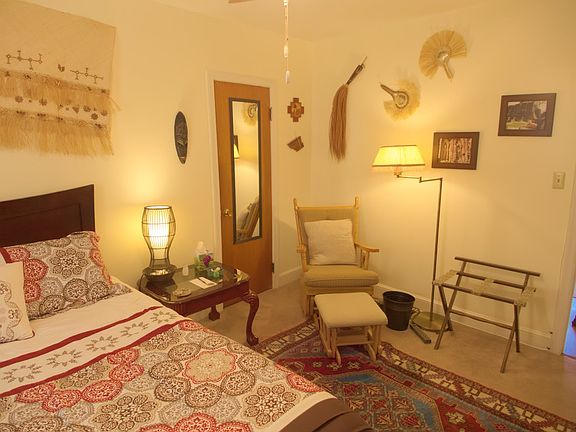 3rd image of 1831 Oxford Ave SW APT E
