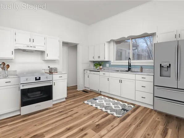 301 E Mitchell St, Marshall, MO 65340
