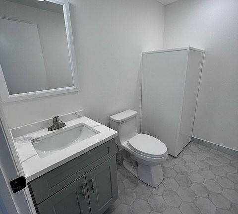 4th image of 800 Bloomfield Ave APT 206