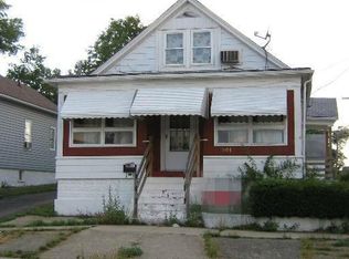 901 Oliver Ave, Aurora, IL 60506