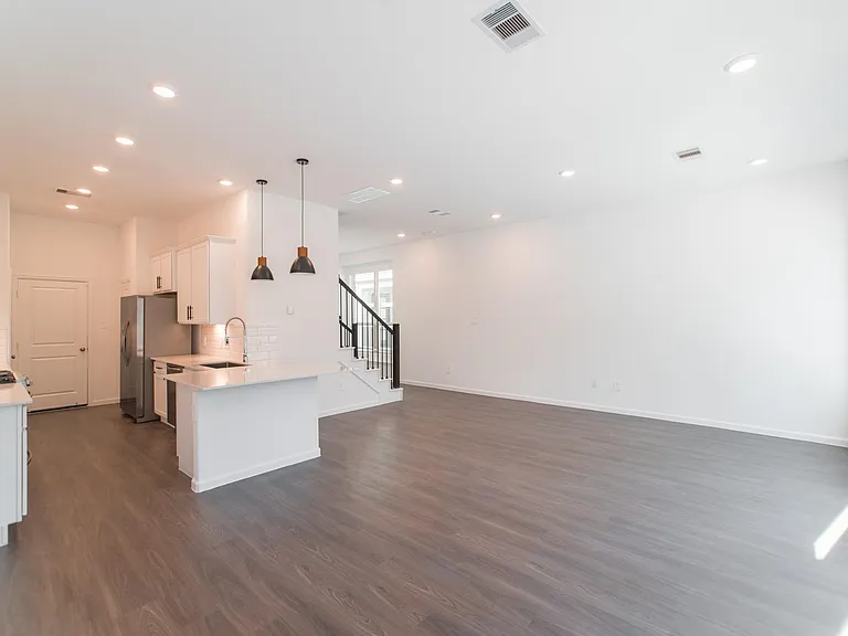 670 Royal Arch Dr — Photo 15