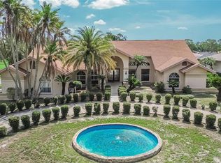 2714 Pine Club Dr, Plant City, FL 33566