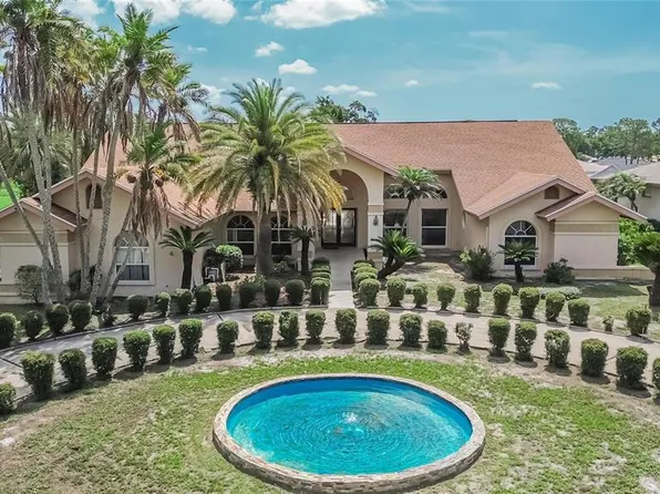 2714 Pine Club Dr, Plant City, FL 33566