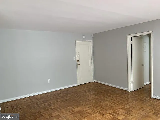 2325 42nd St NW #201 — Photo 7