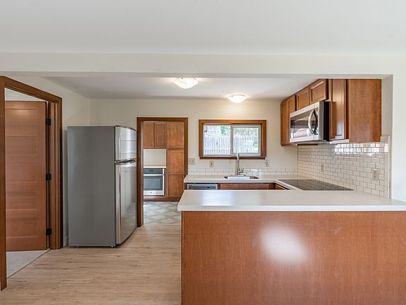 2nd image of 3024 Saint Clair St