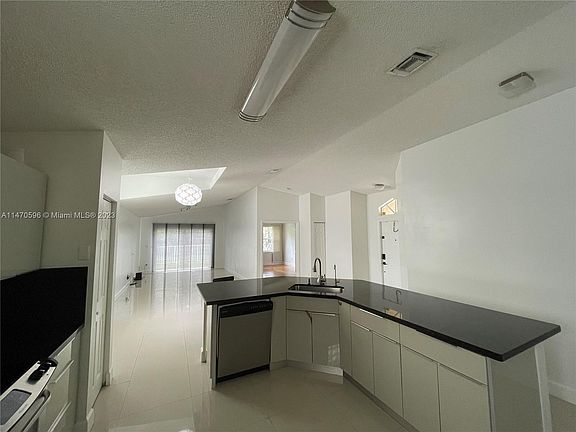 5th image of 17014 NW 10th St