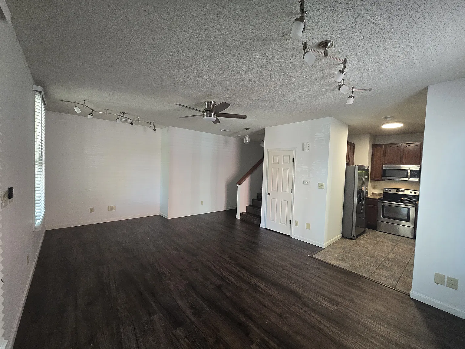 2 bed, 2.5 bath, 1000 sqft, $2,100 — Photo 4