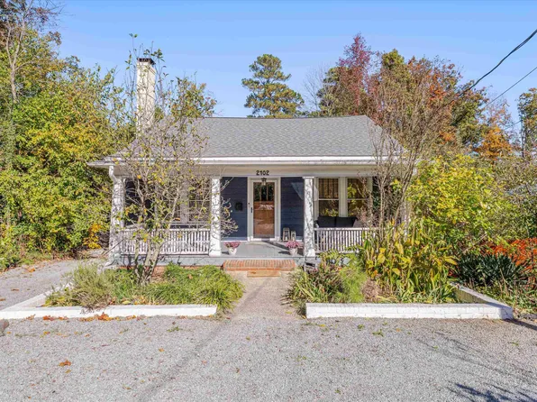 2102 University Dr, Durham, NC 27707