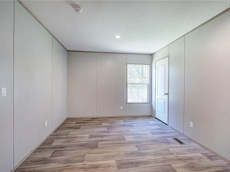 81 Popham Rd — Photo 24
