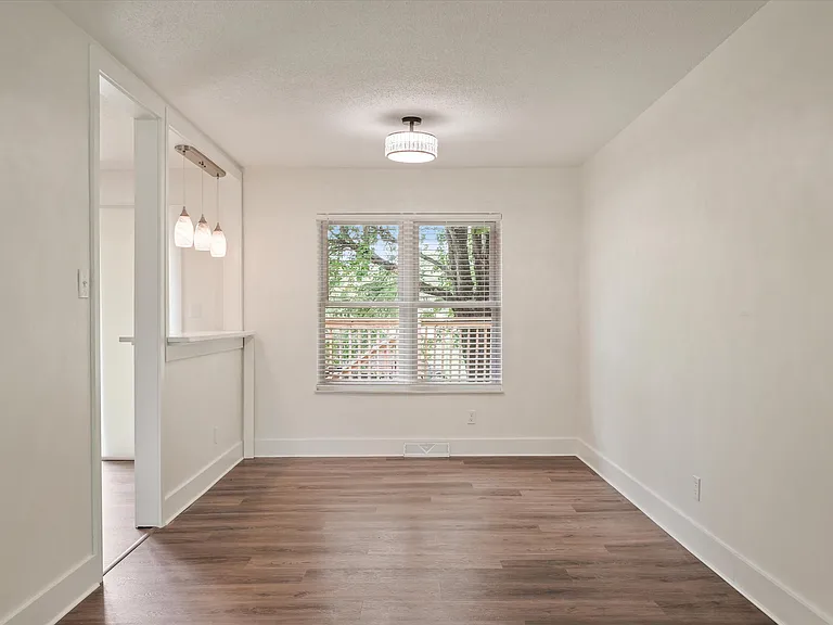 509 Banbury Rd — Photo 11