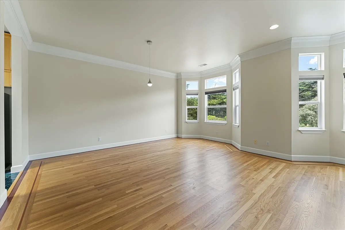 4619B Lincoln Way - B — Photo 4