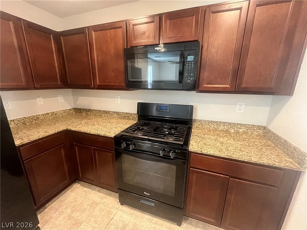 2 bed, 2.0 bath, 1007 sqft, $1,525 — Photo 4