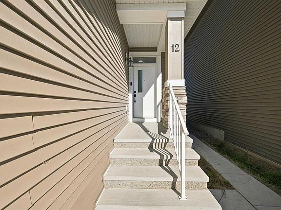 4th image of 12 W Corner Glen Row NE