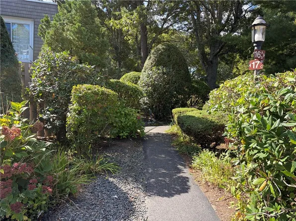 17 Caddy Rock Rd APT C, North Kingstown, RI 02852