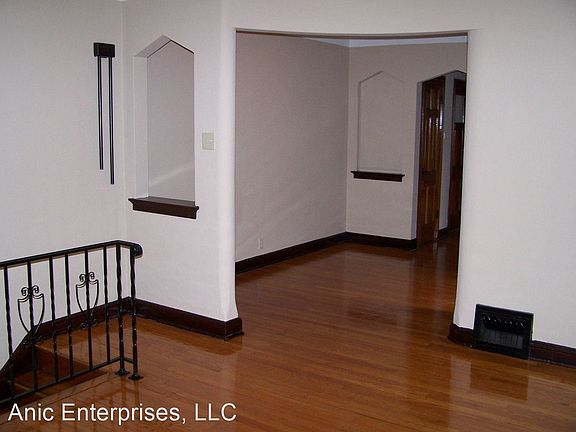 4th image of 6328-6330 Bancroft Ave