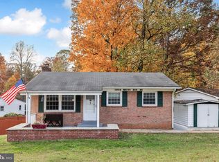 18916 White Oak Dr, Triangle, VA 22172