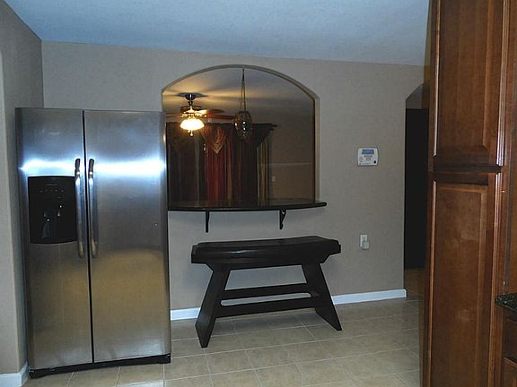 4th image of 16584 Diana Ln