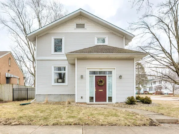222 Florence Ave, Bloomington, IL 61701