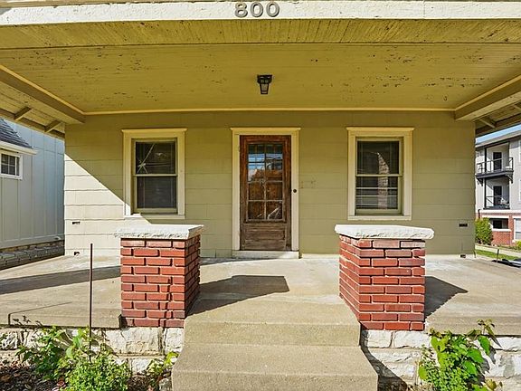 2nd image of 800 Archibald St