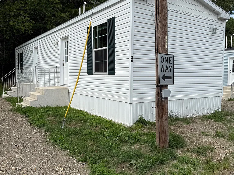 26 Austin Dr — Photo 1