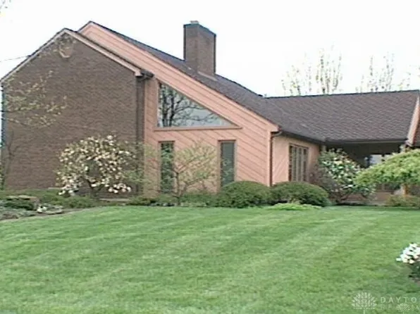 446 Shadywood Dr, Dayton, OH 45415