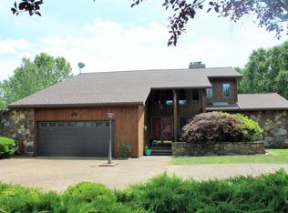102 Mimosa Dr, Anna, IL 62906