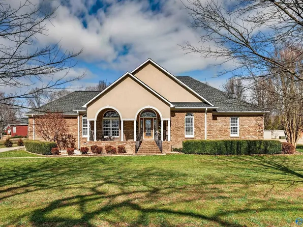 19 Hancock Rd, Fayetteville, TN 37334