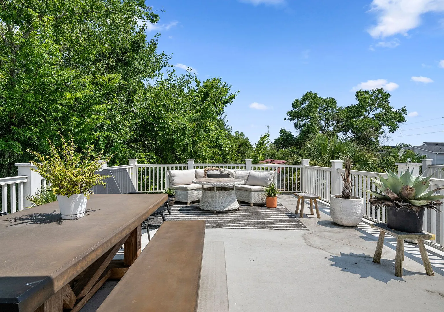 The Onyx House- 205 Line Street — Photo 4