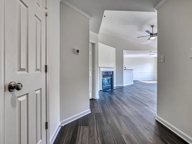 2501 Coleridge Dr #3D — Photo 9