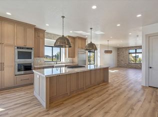 1602 E Center Pointe Dr, American Fork, UT 84003