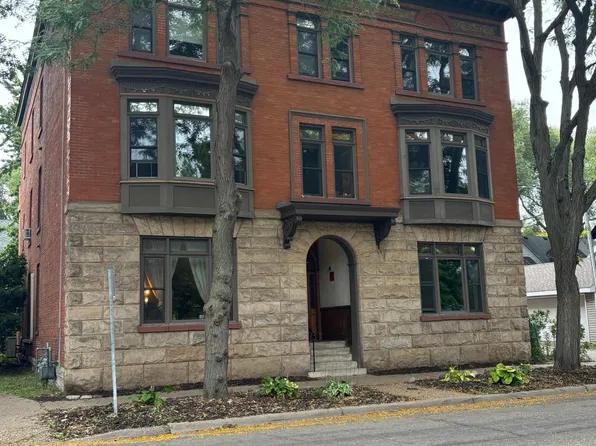 110 Saint Albans St N APT 3, Saint Paul, MN 55104
