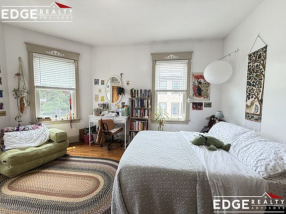 2nd image of 140 Sutherland Rd #3