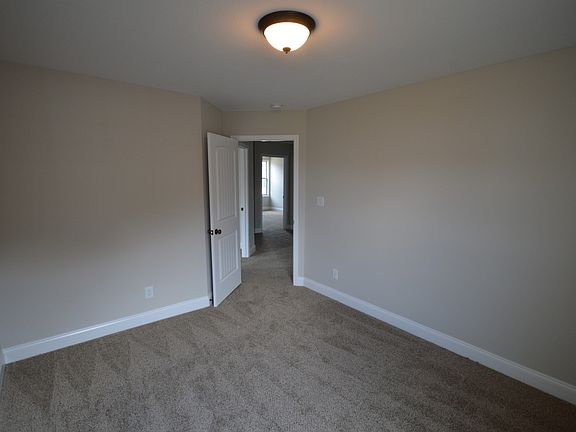 3rd image of 150 Ringgold Ests Lot 150