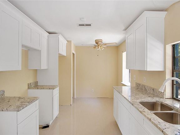 3rd image of 508 Carlsbad Dr